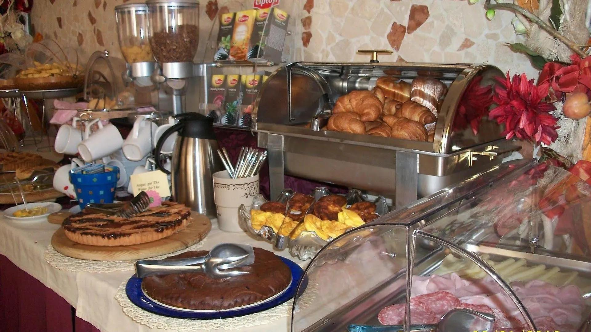 Hotel Crosal Rimini 3*,  Italy