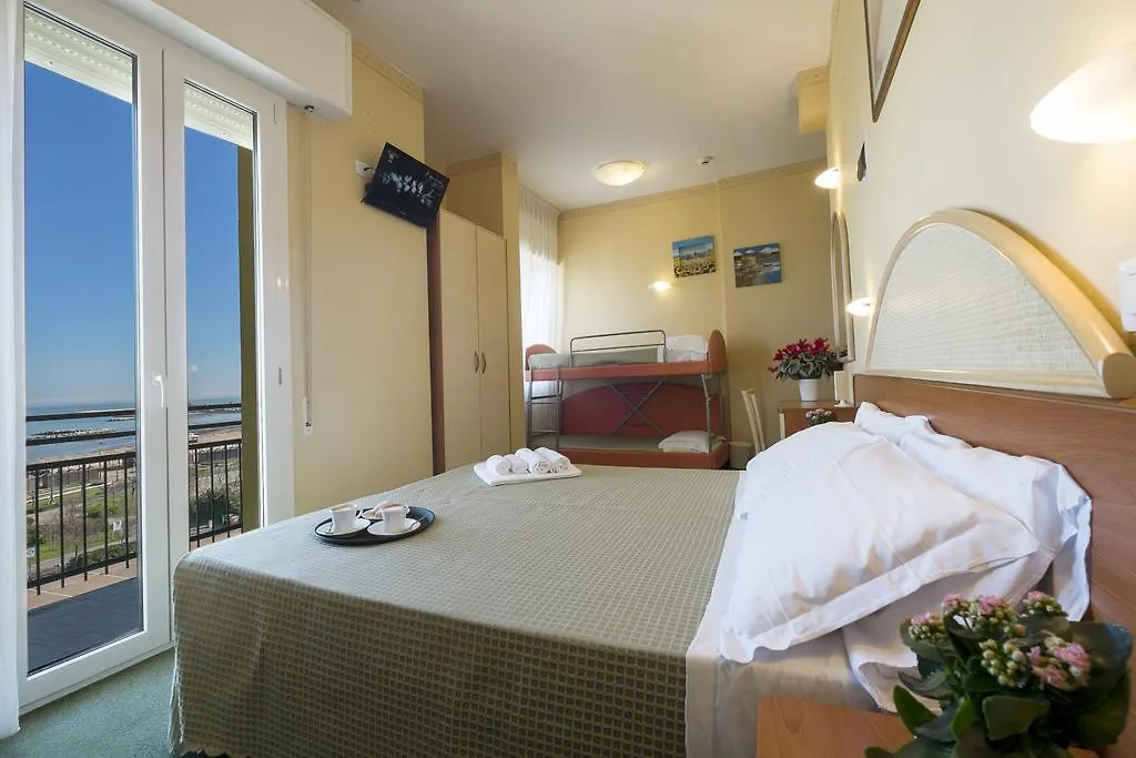 Hotel Crosal contacts